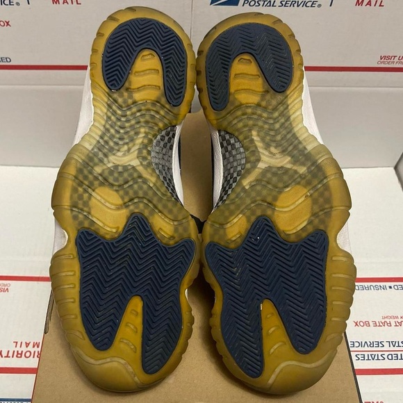 Nike Air Jordan 11 Low “Navy Snakeskin” 2019 - Picture 5 of 7